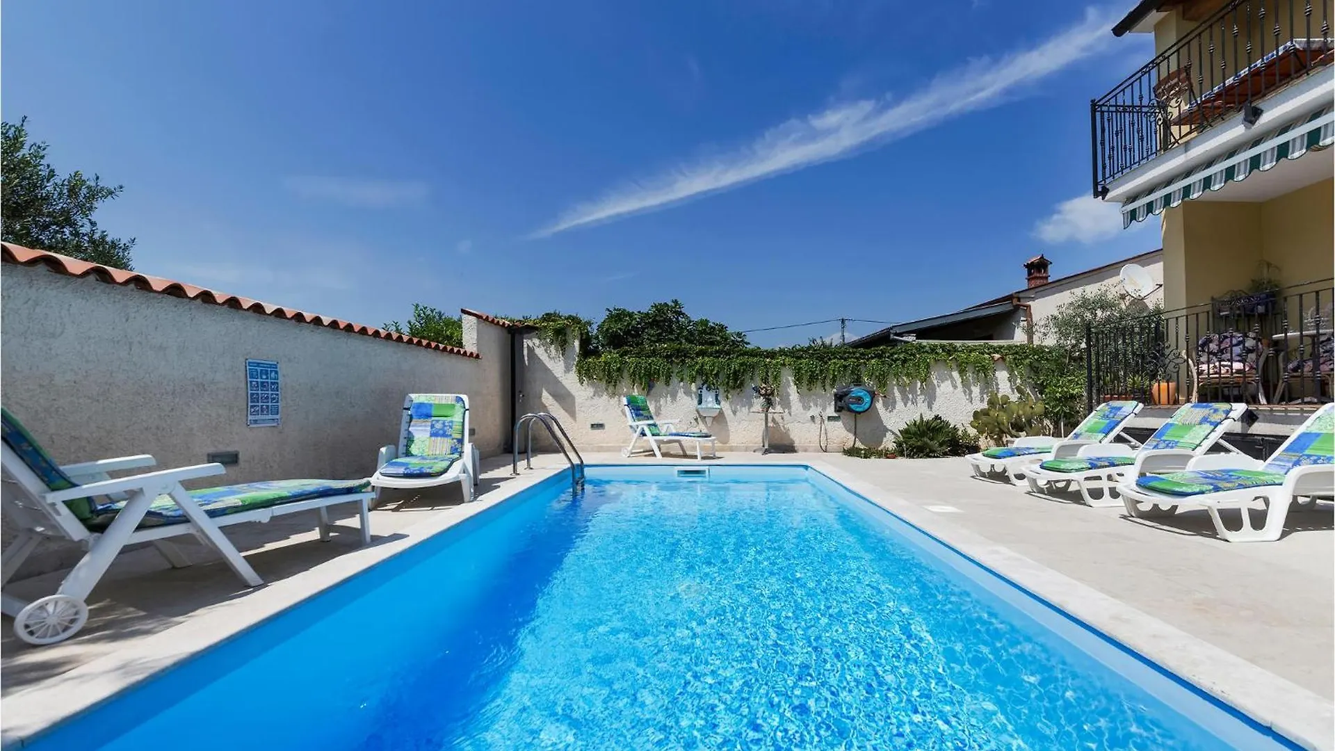 Nice Apartment In Fondole With Jacuzzi Croatia